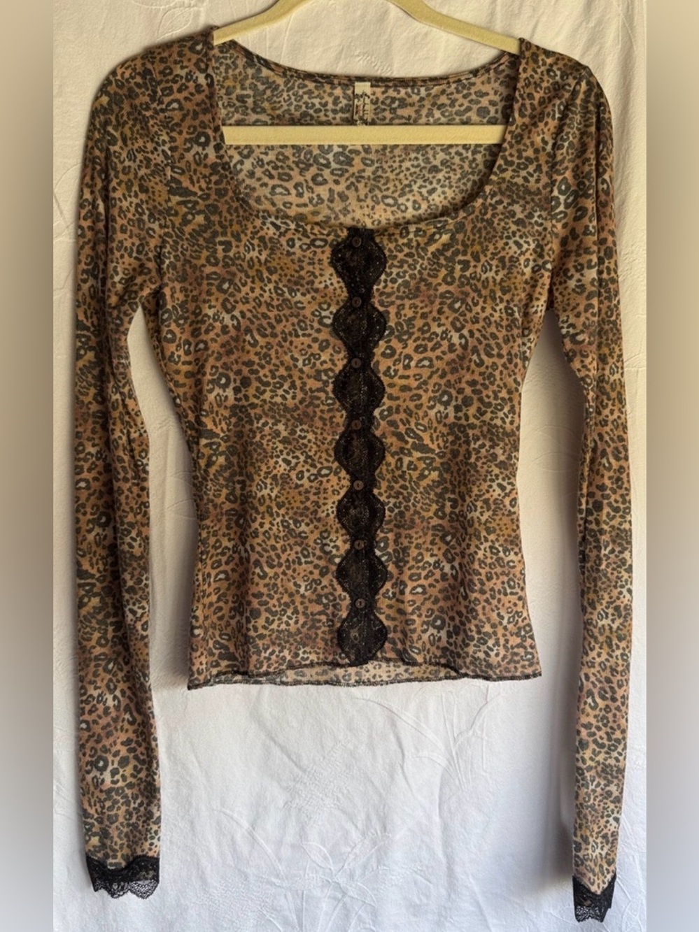 Free PeopleWomen’s Leopard Print Long-Sleeve Lace Trim Top Medium